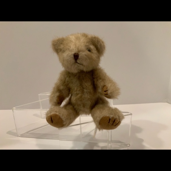 chrisha playful plush bear